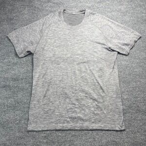 Lululemon Metal Vent Tech Shirt Mens Medium Grey Heather Short Sleeve Athletic